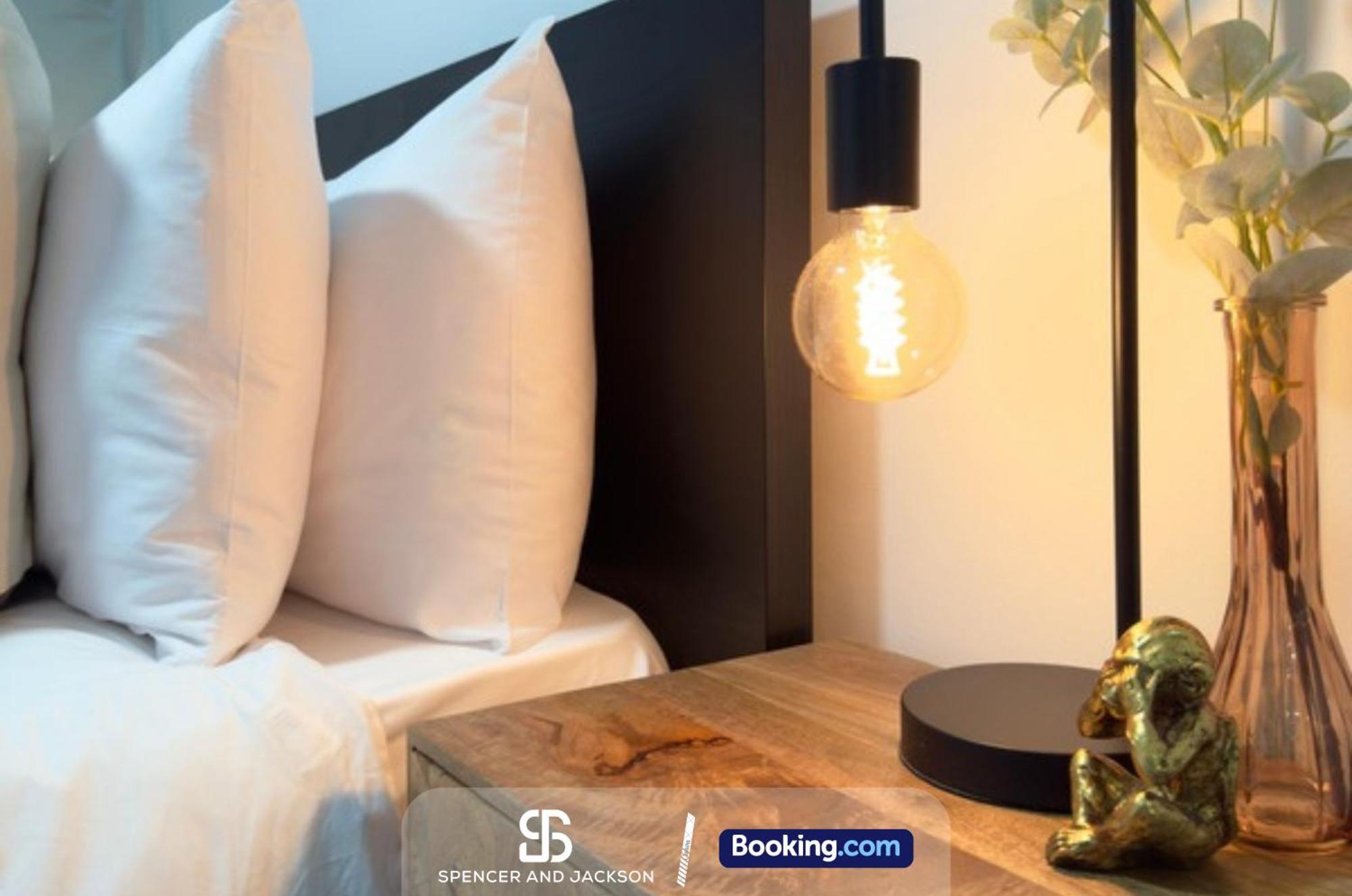 1 Bedroom City Centre Apartment Near The University And Bodleian Library By Spencer And Jackson Short Lets & Serviced Accommodation Oxford Exterior photo