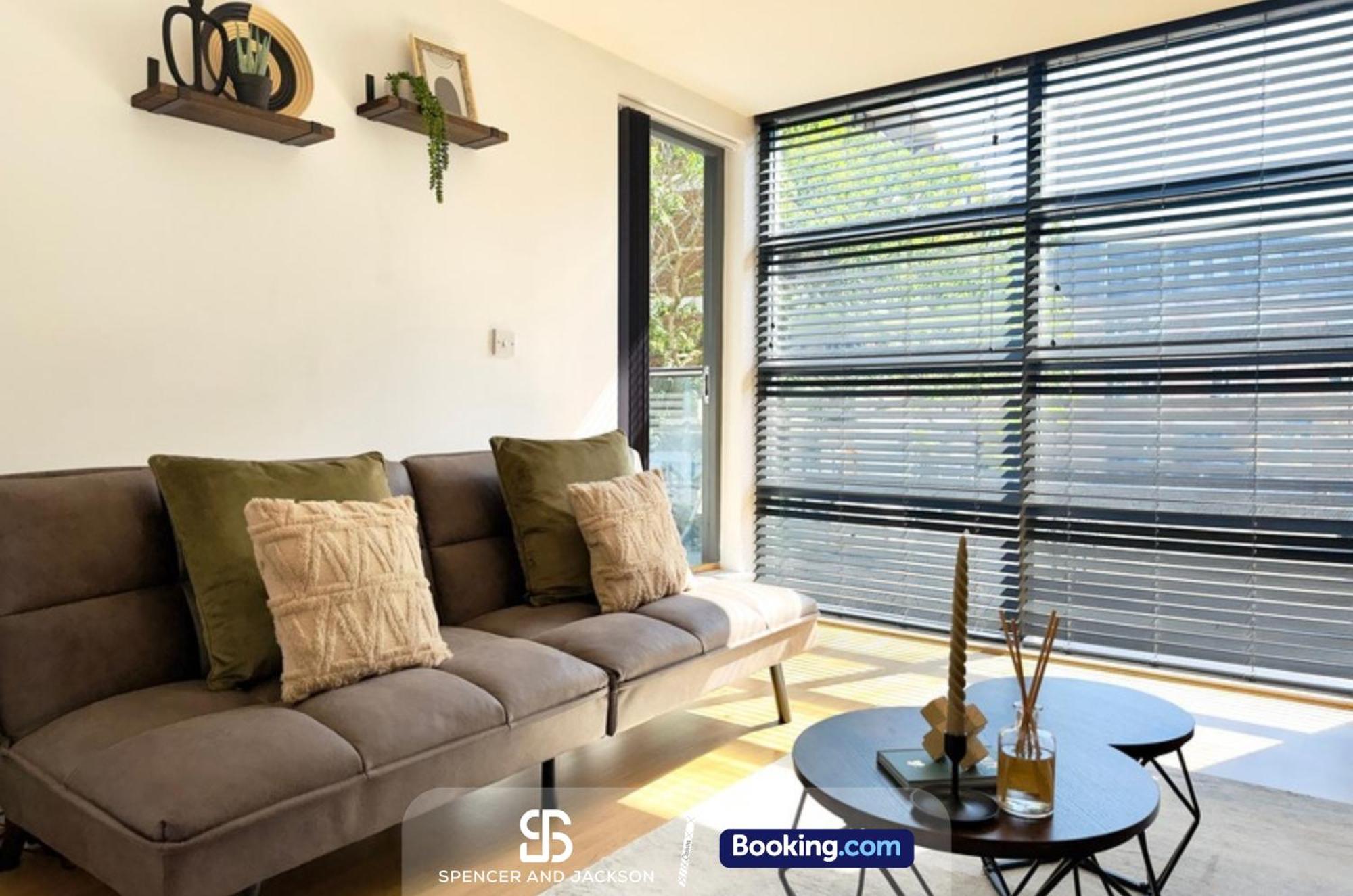 1 Bedroom City Centre Apartment Near The University And Bodleian Library By Spencer And Jackson Short Lets & Serviced Accommodation Oxford Exterior photo