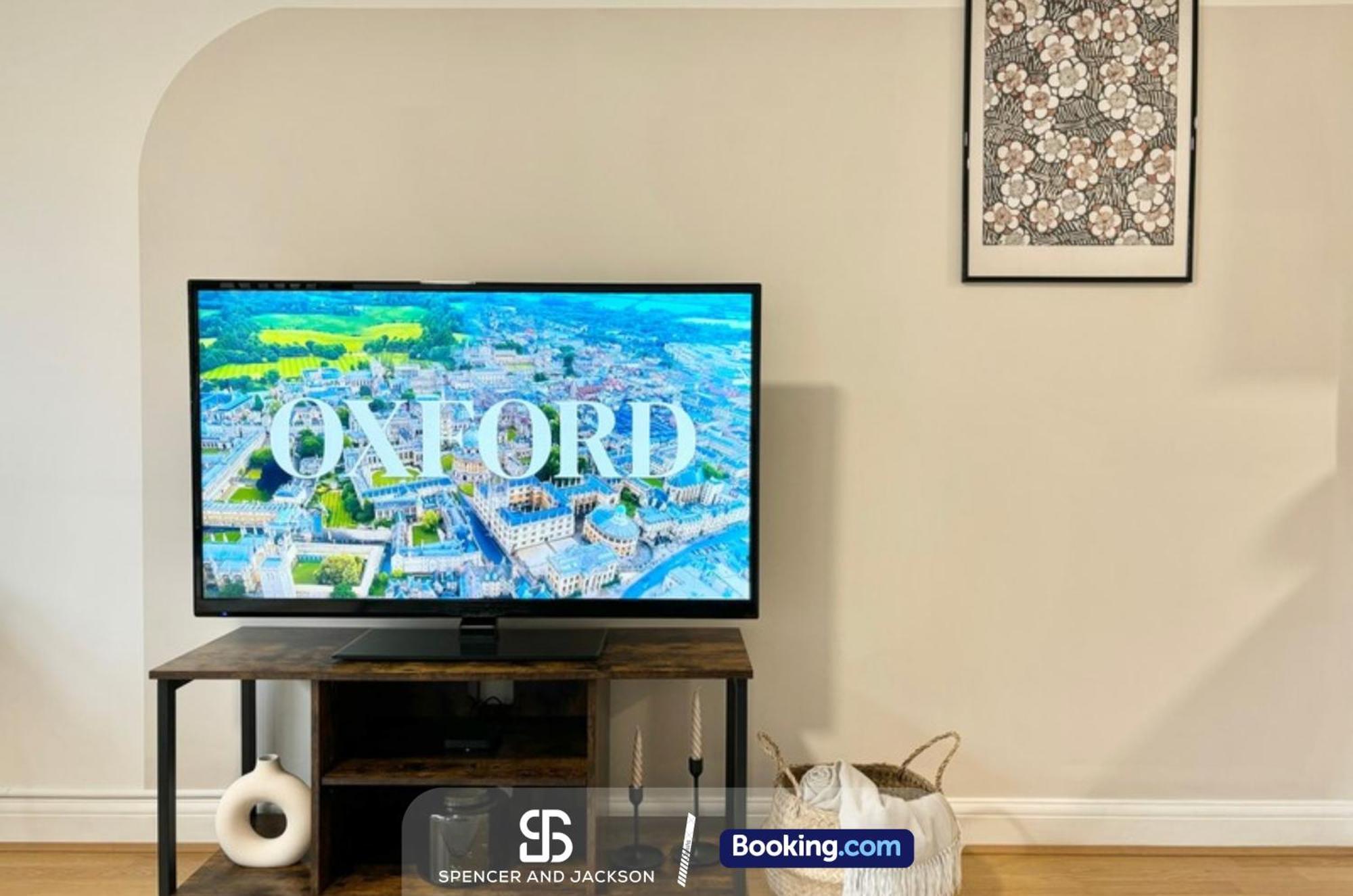1 Bedroom City Centre Apartment Near The University And Bodleian Library By Spencer And Jackson Short Lets & Serviced Accommodation Oxford Exterior photo