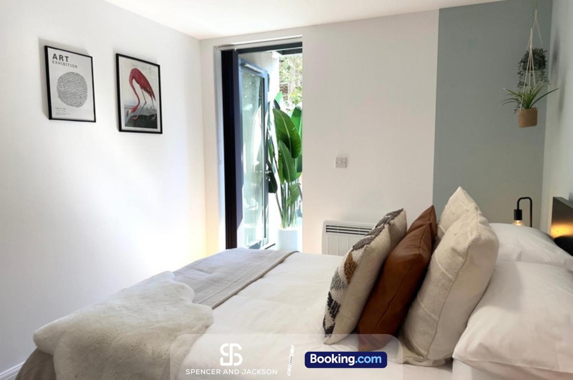 1 Bedroom City Centre Apartment Near The University And Bodleian Library By Spencer And Jackson Short Lets & Serviced Accommodation Oxford Exterior photo