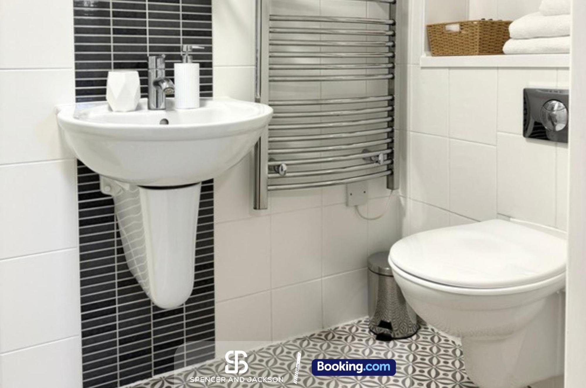 1 Bedroom City Centre Apartment Near The University And Bodleian Library By Spencer And Jackson Short Lets & Serviced Accommodation Oxford Exterior photo