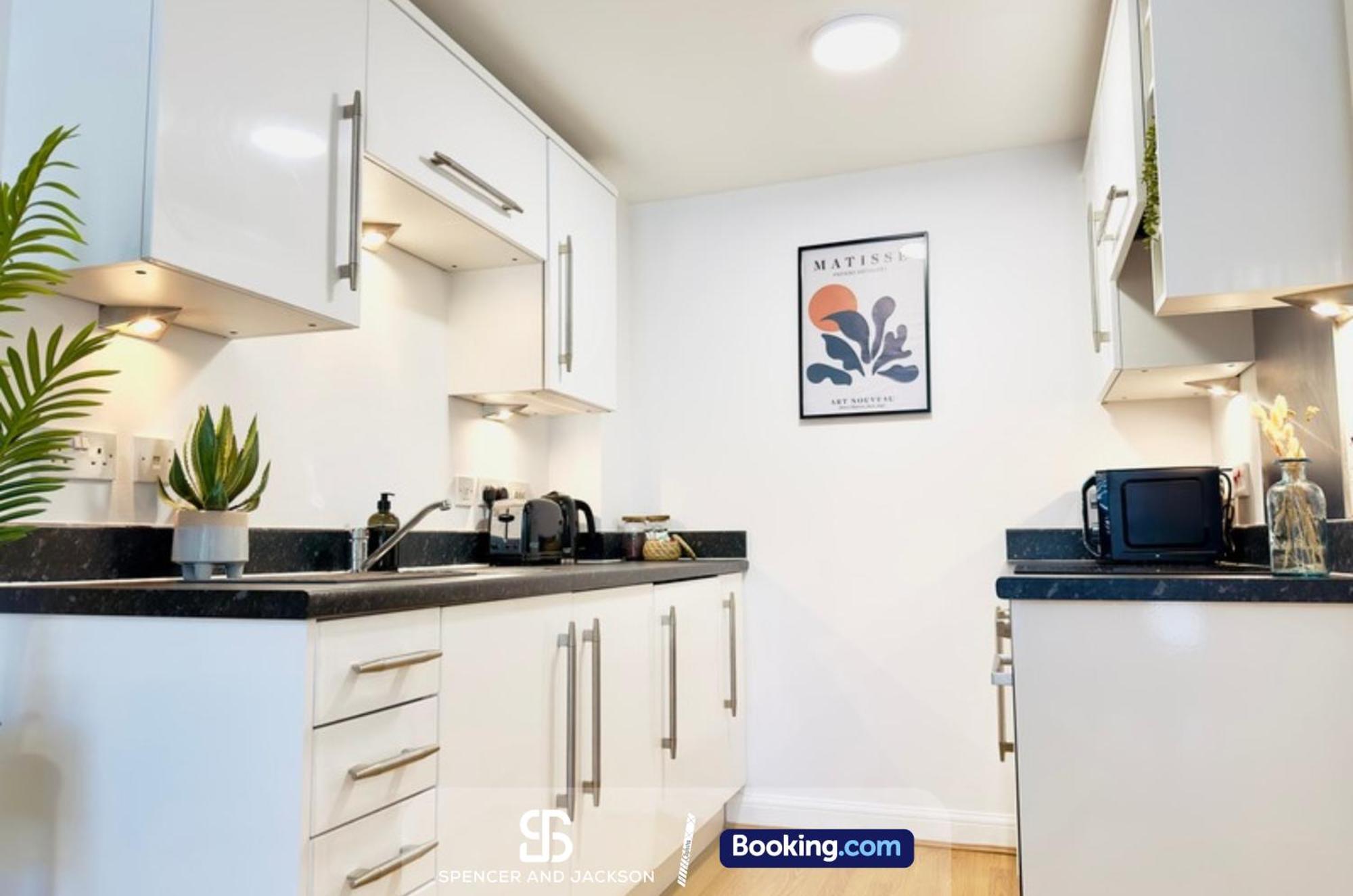 1 Bedroom City Centre Apartment Near The University And Bodleian Library By Spencer And Jackson Short Lets & Serviced Accommodation Oxford Exterior photo