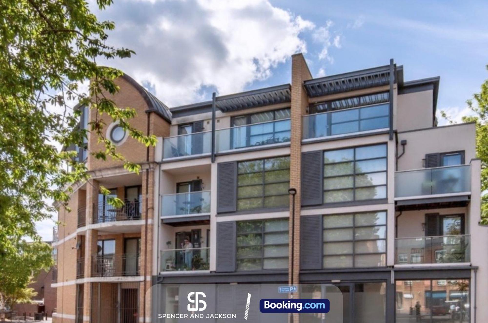 1 Bedroom City Centre Apartment Near The University And Bodleian Library By Spencer And Jackson Short Lets & Serviced Accommodation Oxford Exterior photo